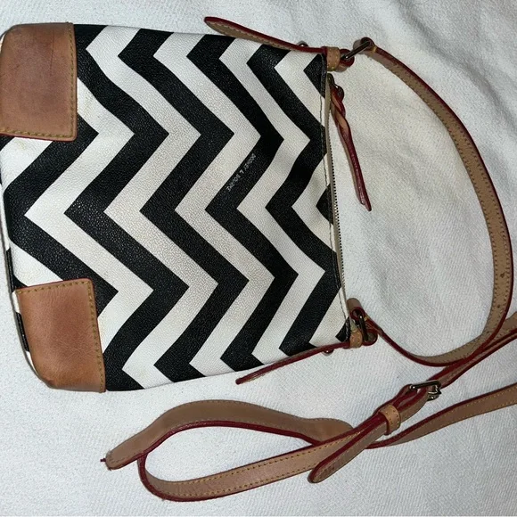 EUC, Dooney & Bourke, Black & White with Camel Chevron Pattern Leather Crossbody - Picture 7 of 14